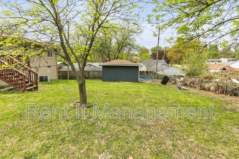 4606 O St - Photo 3 of 15