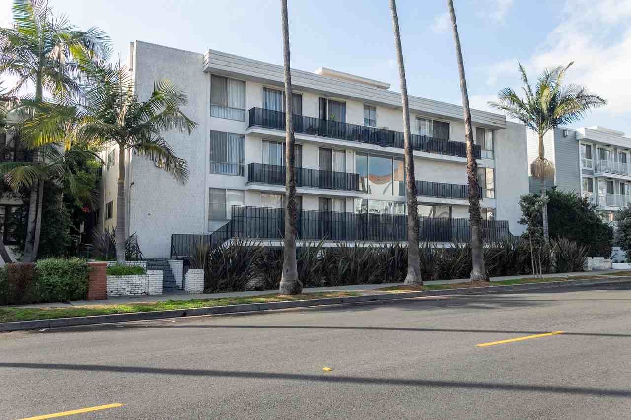 846 4Th St - Photo 4 of 50