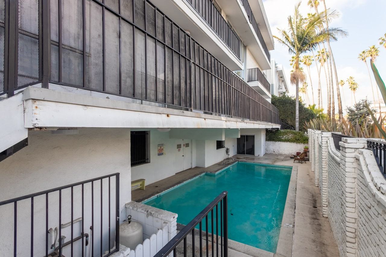 846 4Th St - Photo 6 of 50