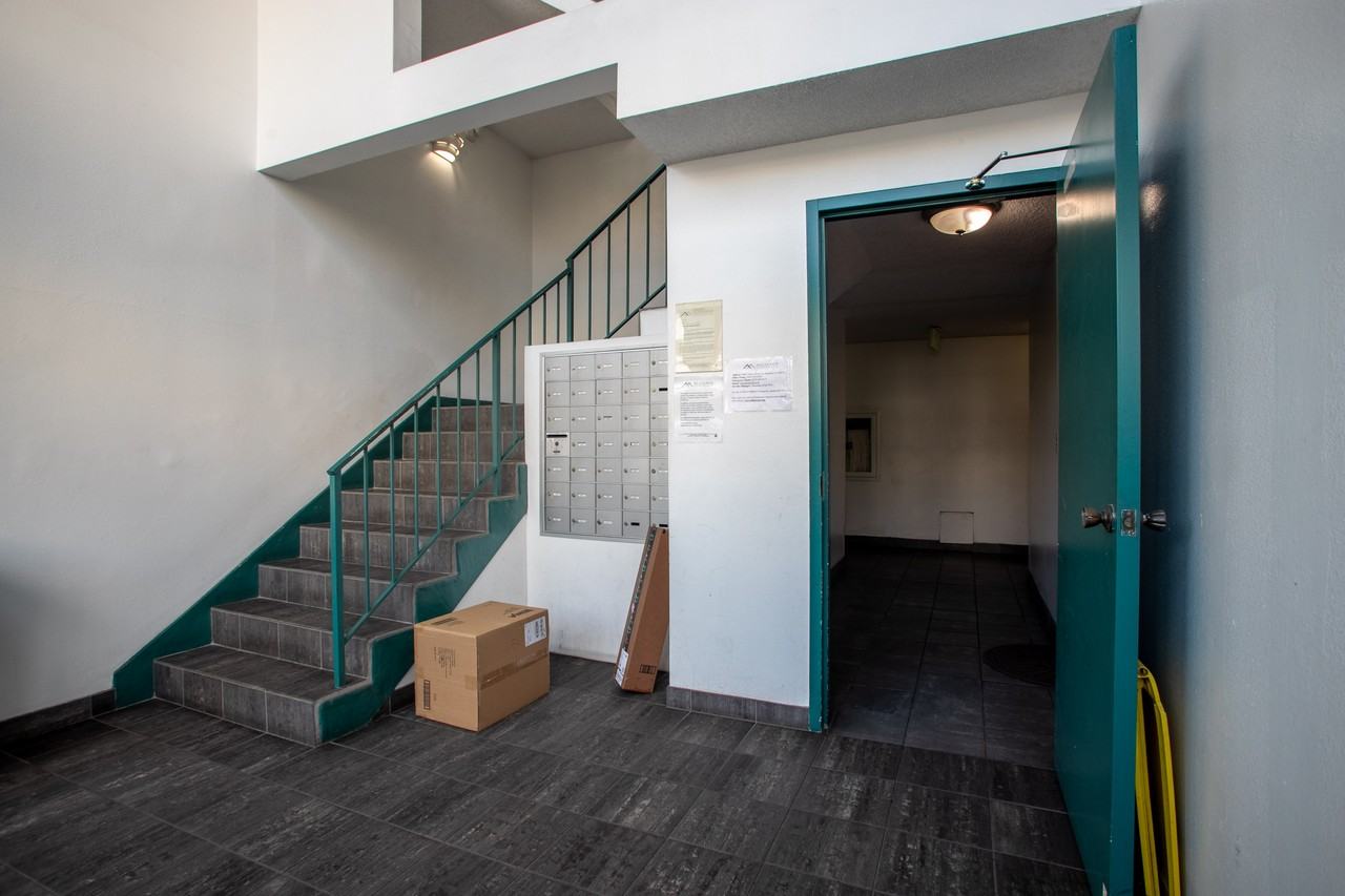 846 4Th St - Photo 7 of 50