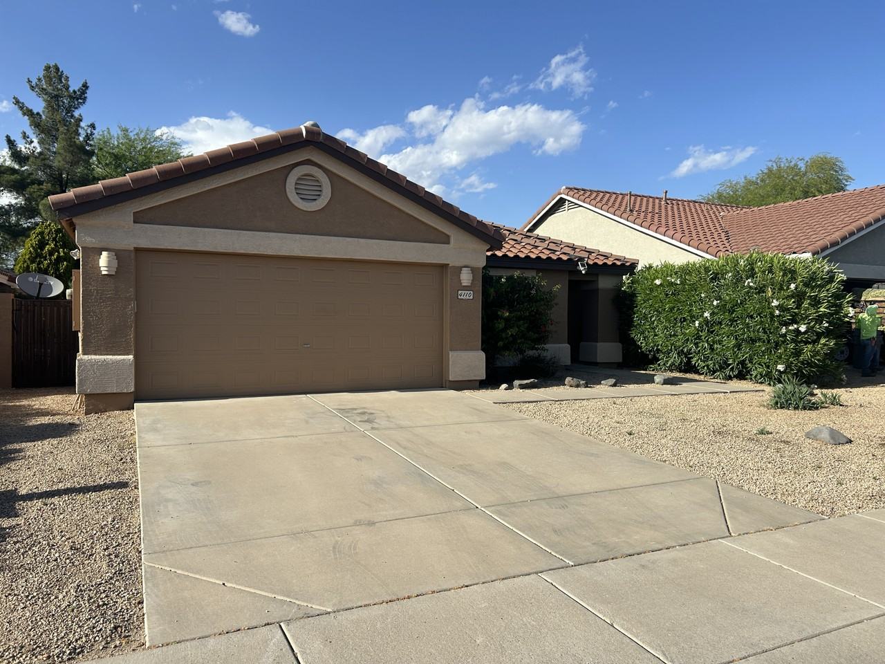 4110 E Pinto Ln - Photo 3 of 42