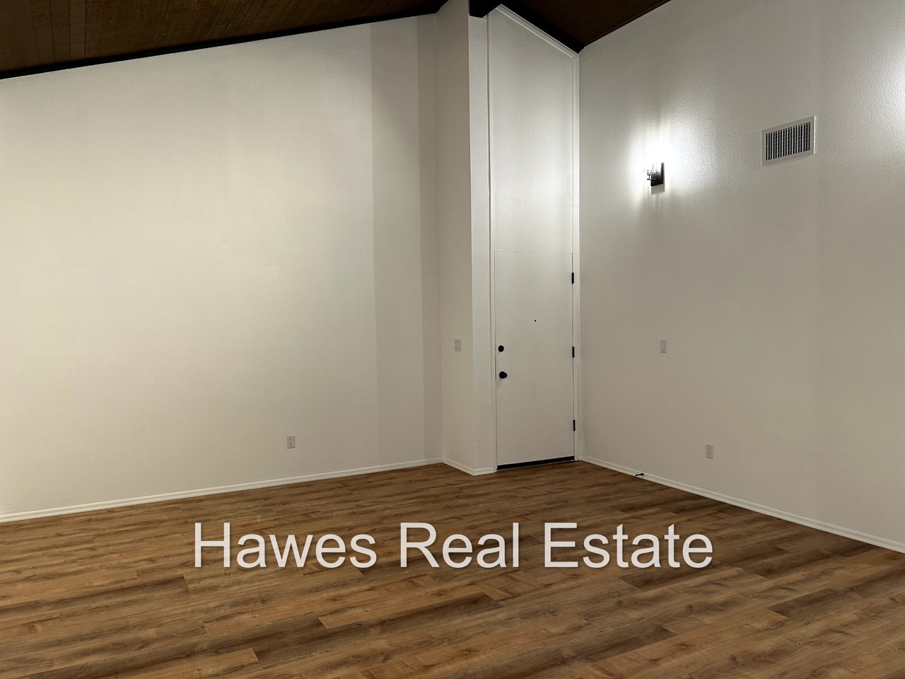 1342 W 8th St - Photo 2 of 19