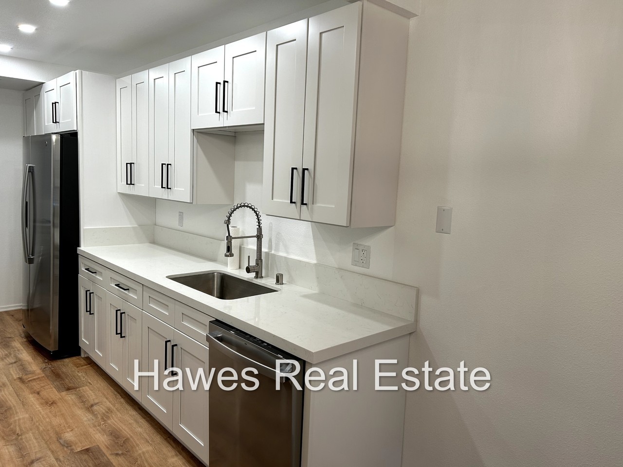 1342 W 8th St - Photo 7 of 19