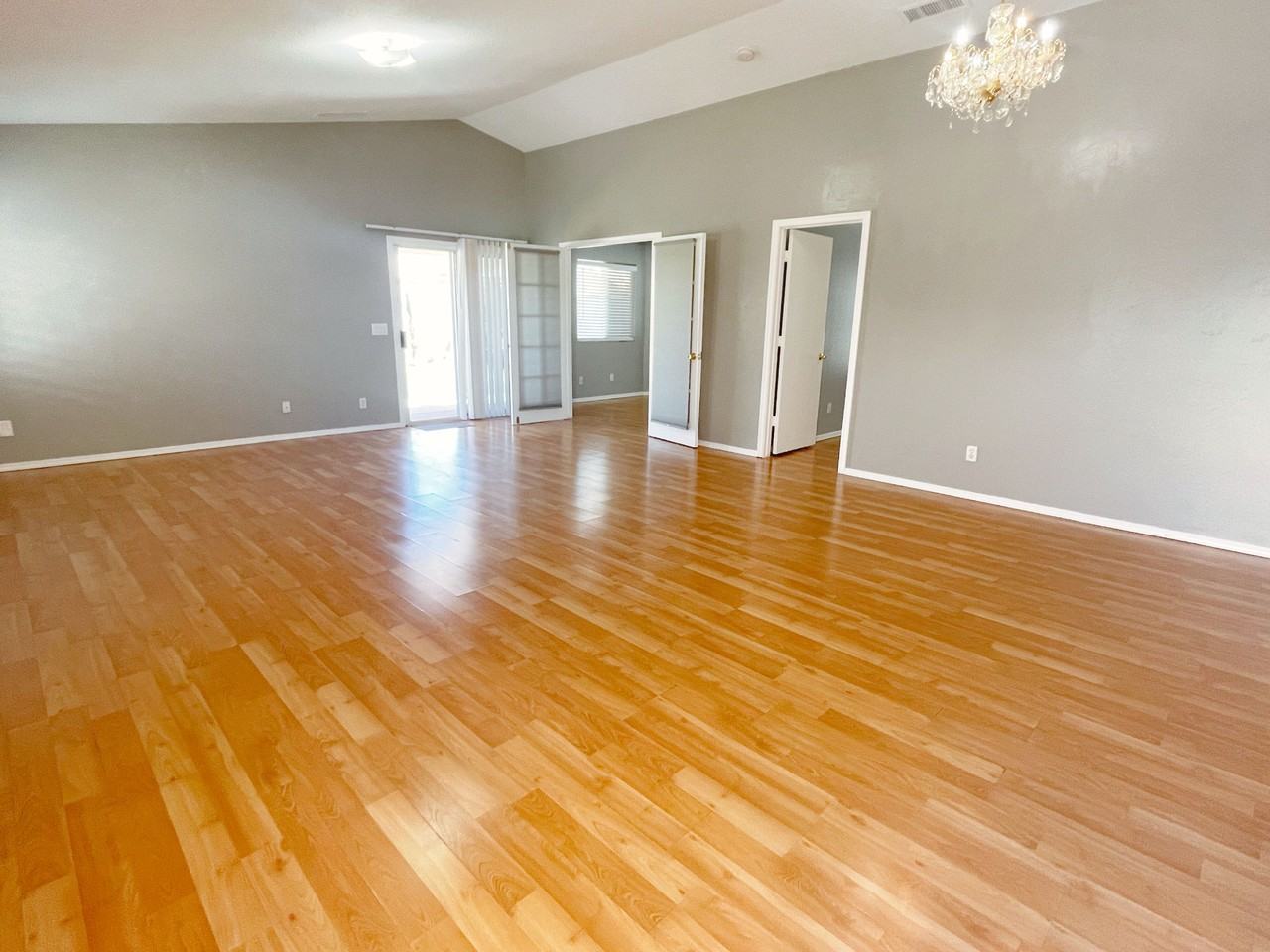 7328 W Emile Zola Ave - Photo 2 of 17