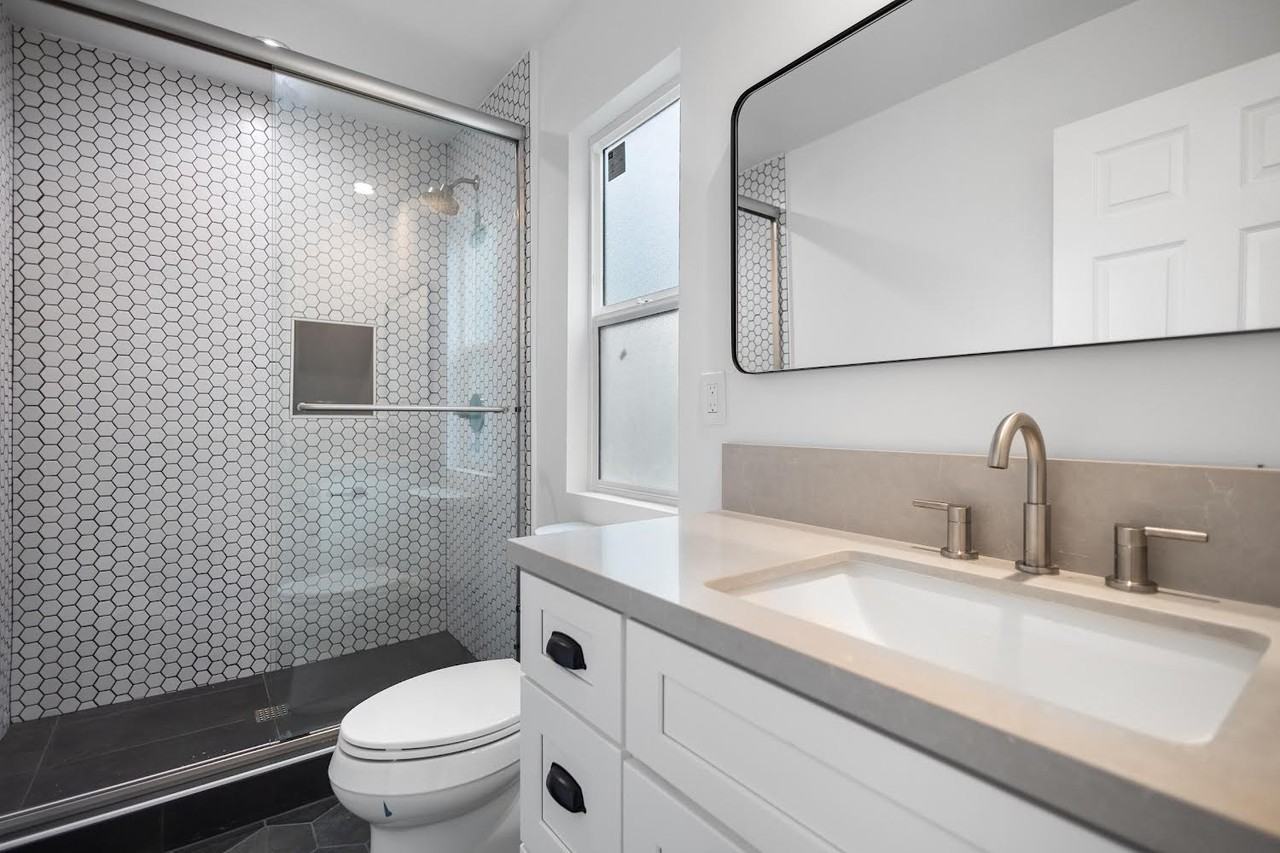 4895 54th St - Photo 3 of 8