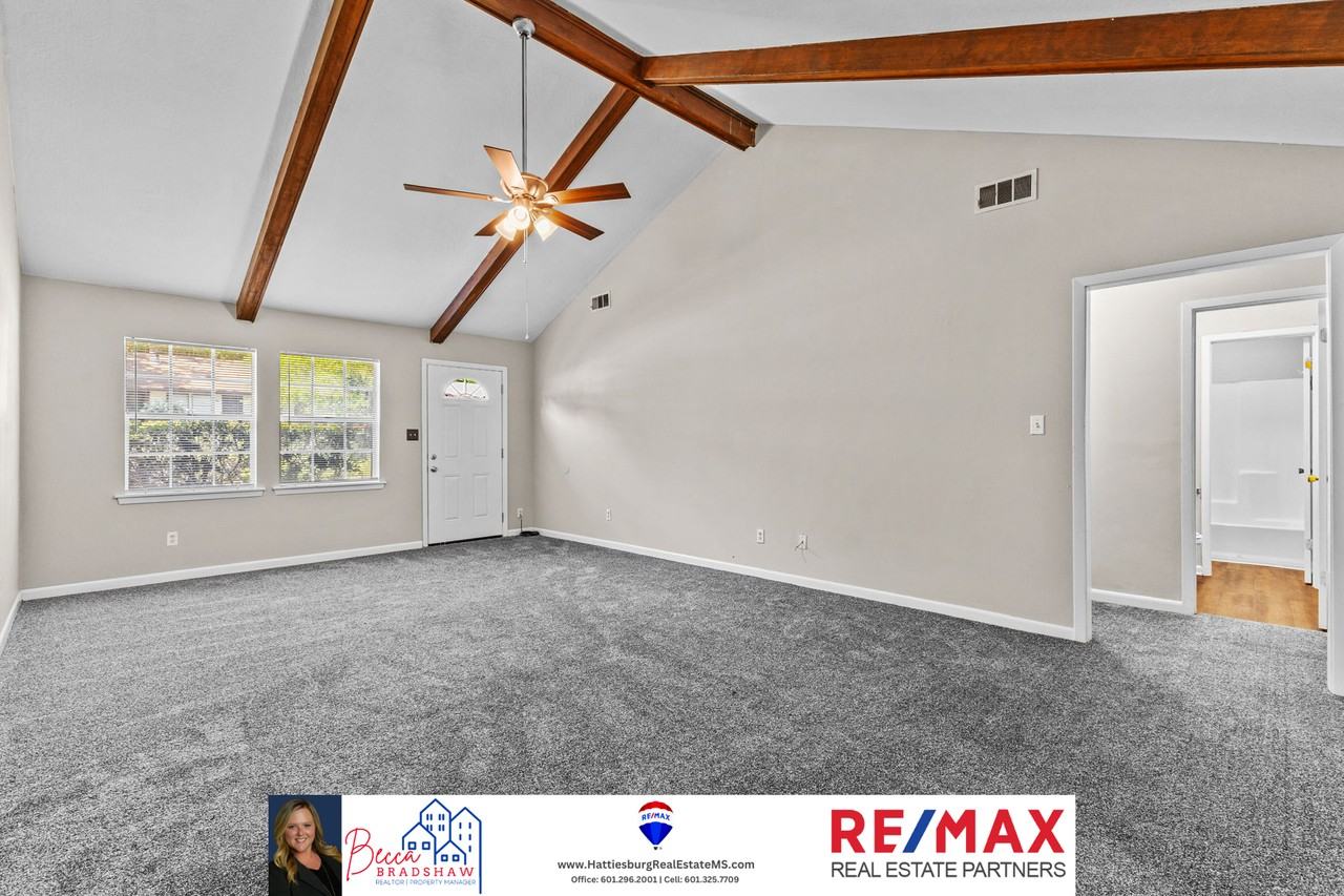 130 Lexington Dr - Photo 2 of 15