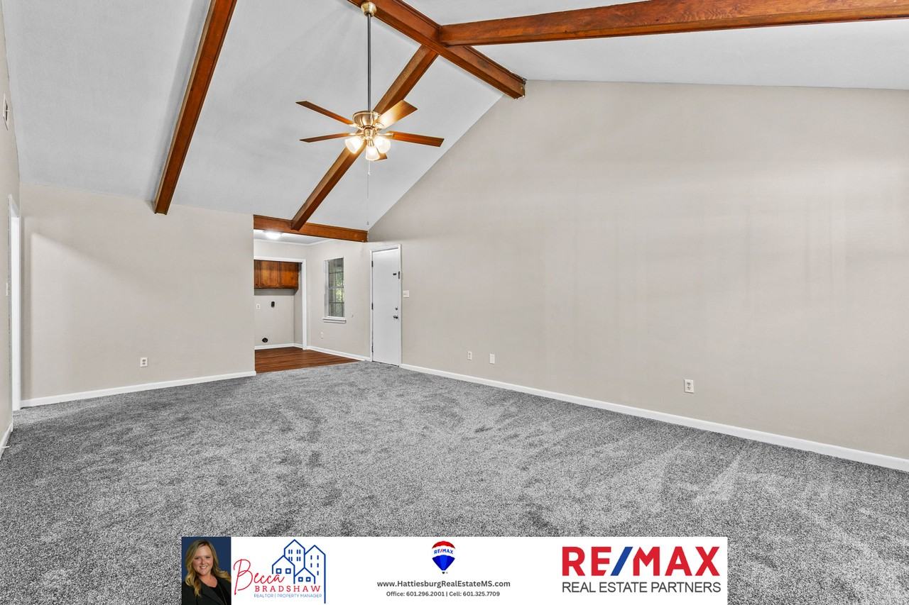 130 Lexington Dr - Photo 3 of 15
