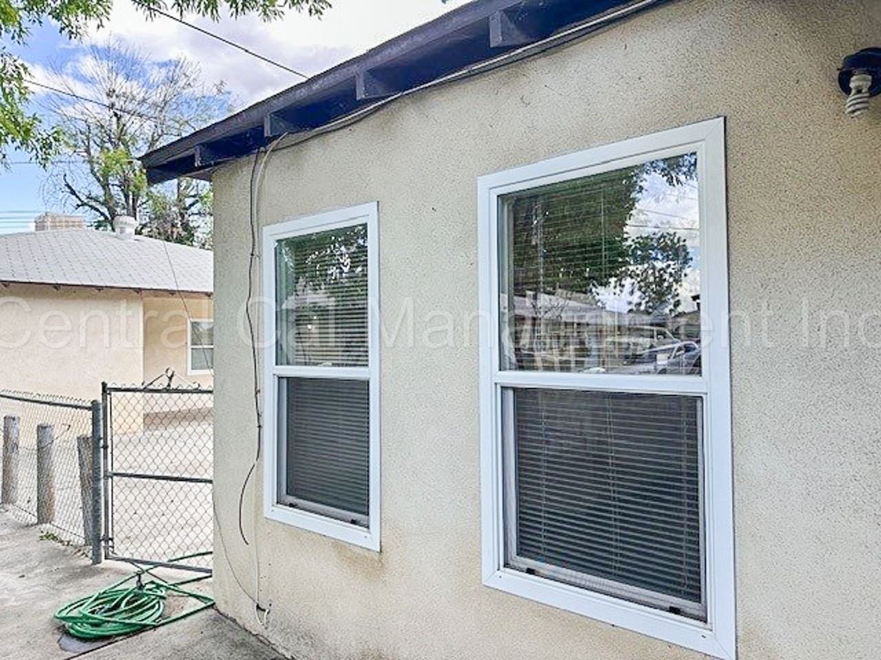 343-345 E Marengo Ave - Photo 3 of 15