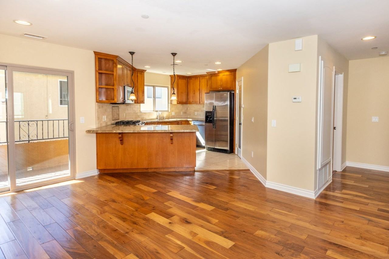 4277 Lamont St - Photo 2 of 32