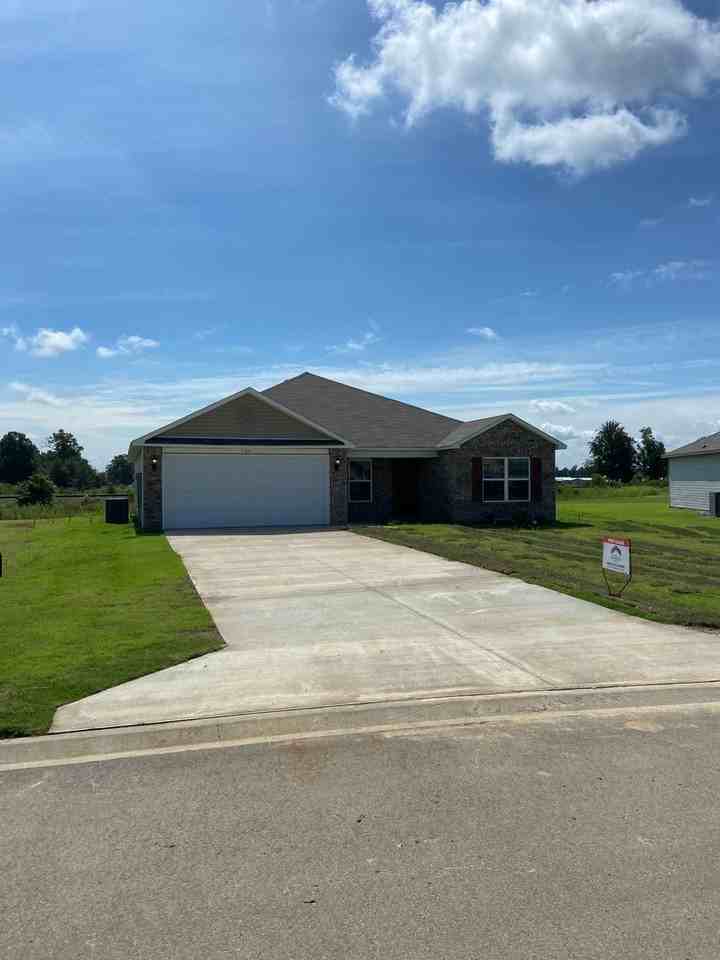 104 Ellis Dr - Photo 4 of 19