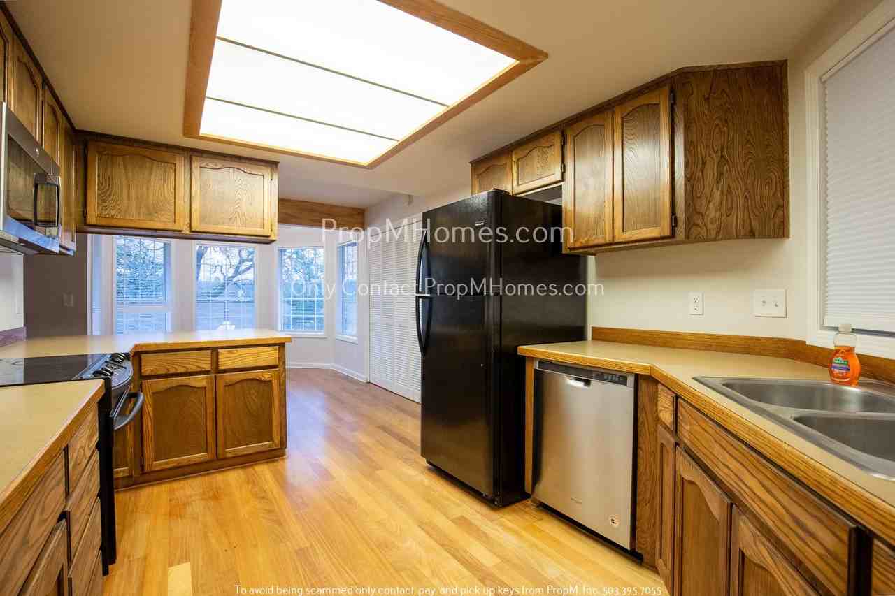 4172 Imperial Dr - Photo 4 of 22