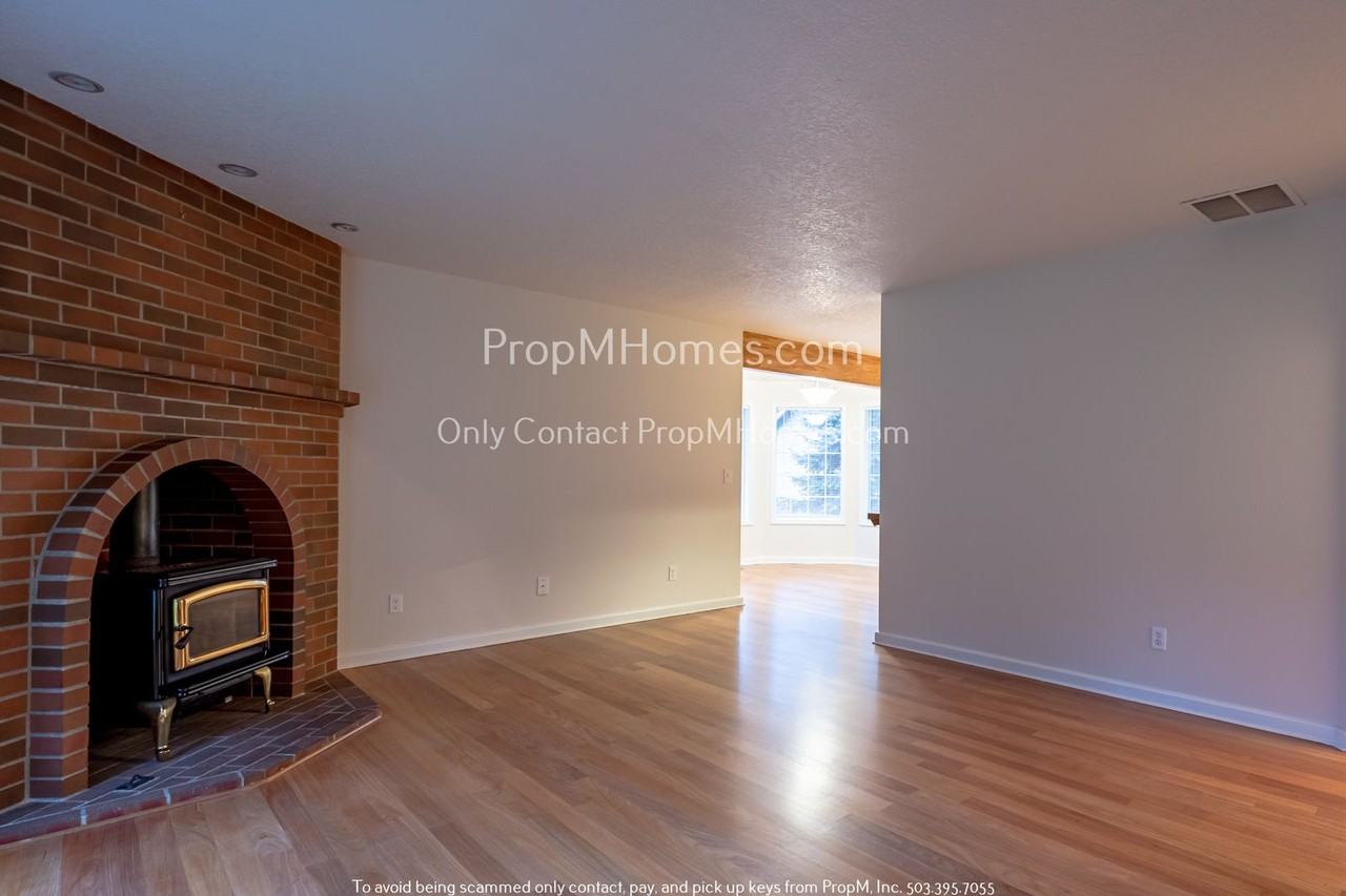 4172 Imperial Dr - Photo 3 of 22