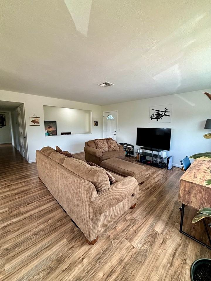 1020 Sangamon Ave - Photo 7 of 21