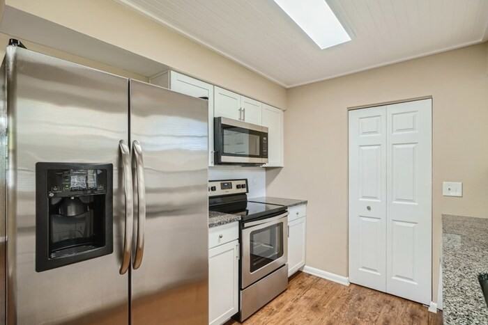 702 Whitehurst St - Photo 3 of 12