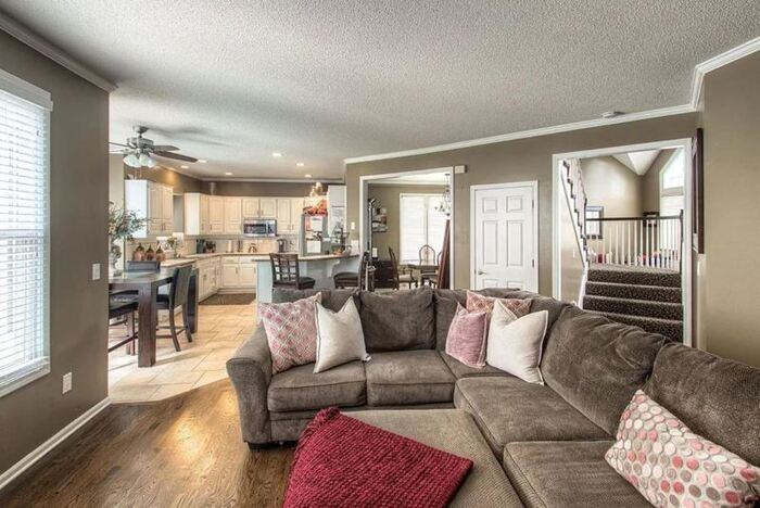 8804 W 132nd Pl - Photo 2 of 6