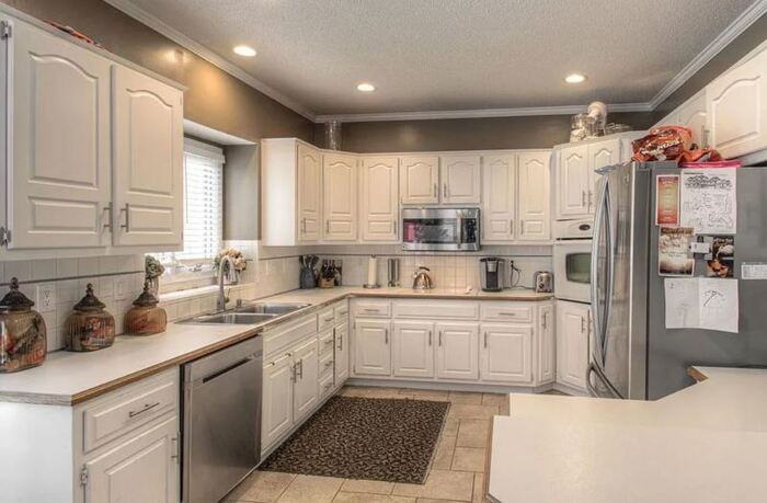 8804 W 132nd Pl - Photo 3 of 6