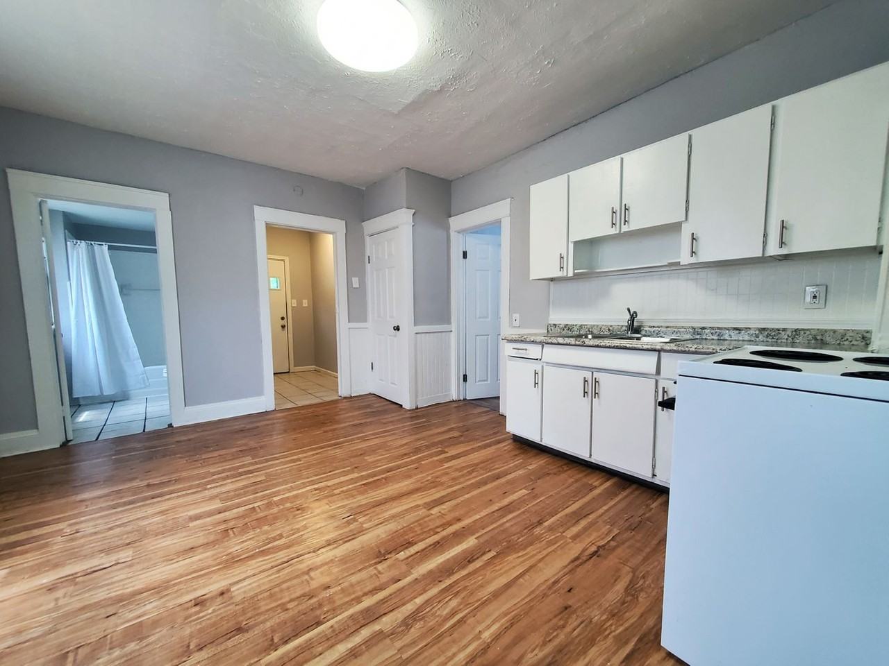 3666 E 131st St - Photo 4 of 16