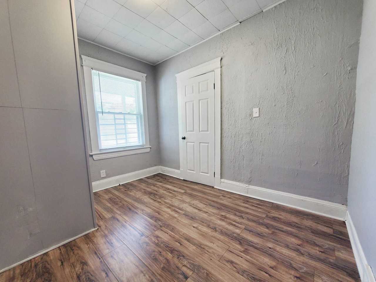 3666 E 131st St - Photo 7 of 16