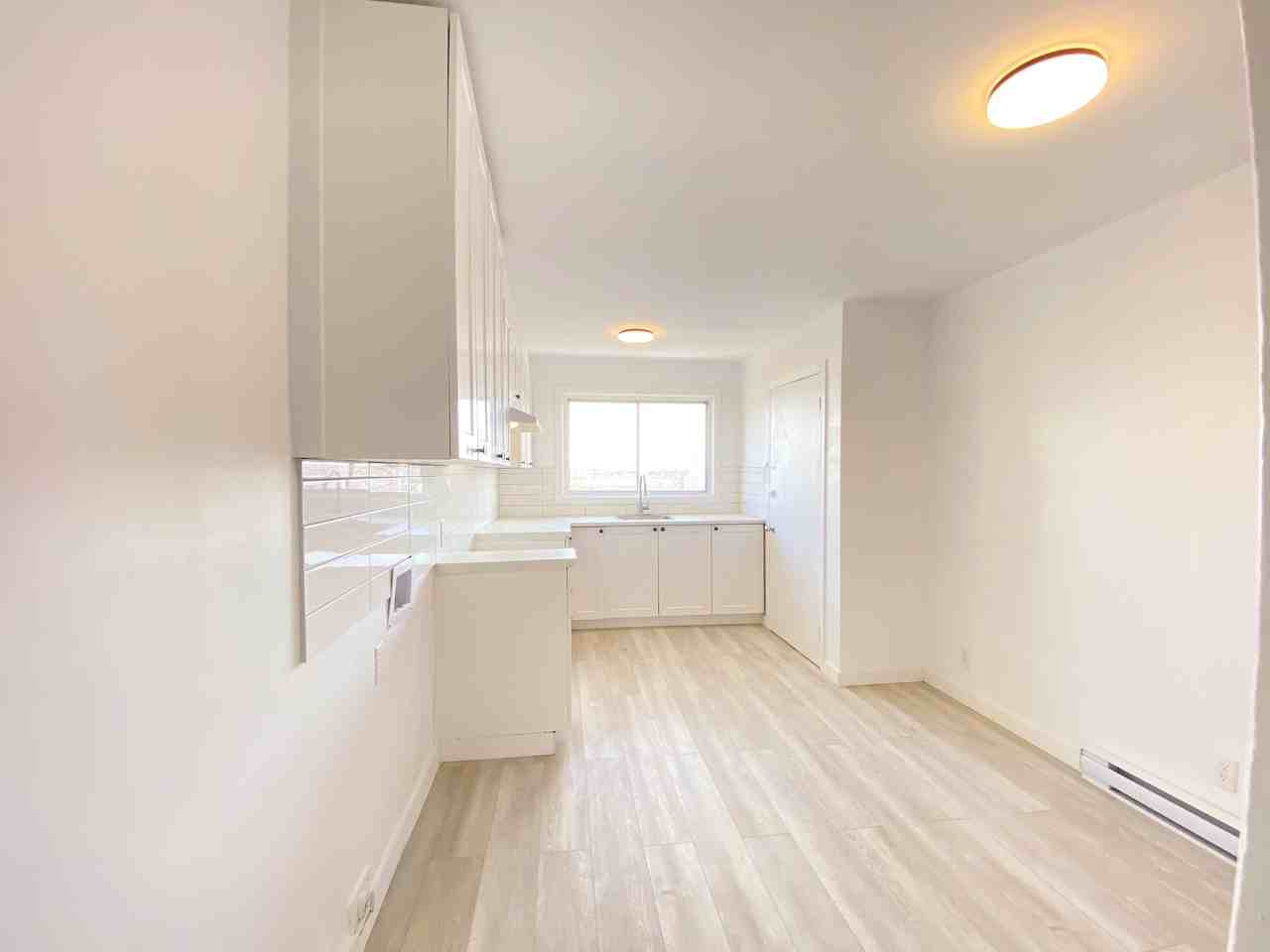 9241 15e Avenue - Photo 2 of 19