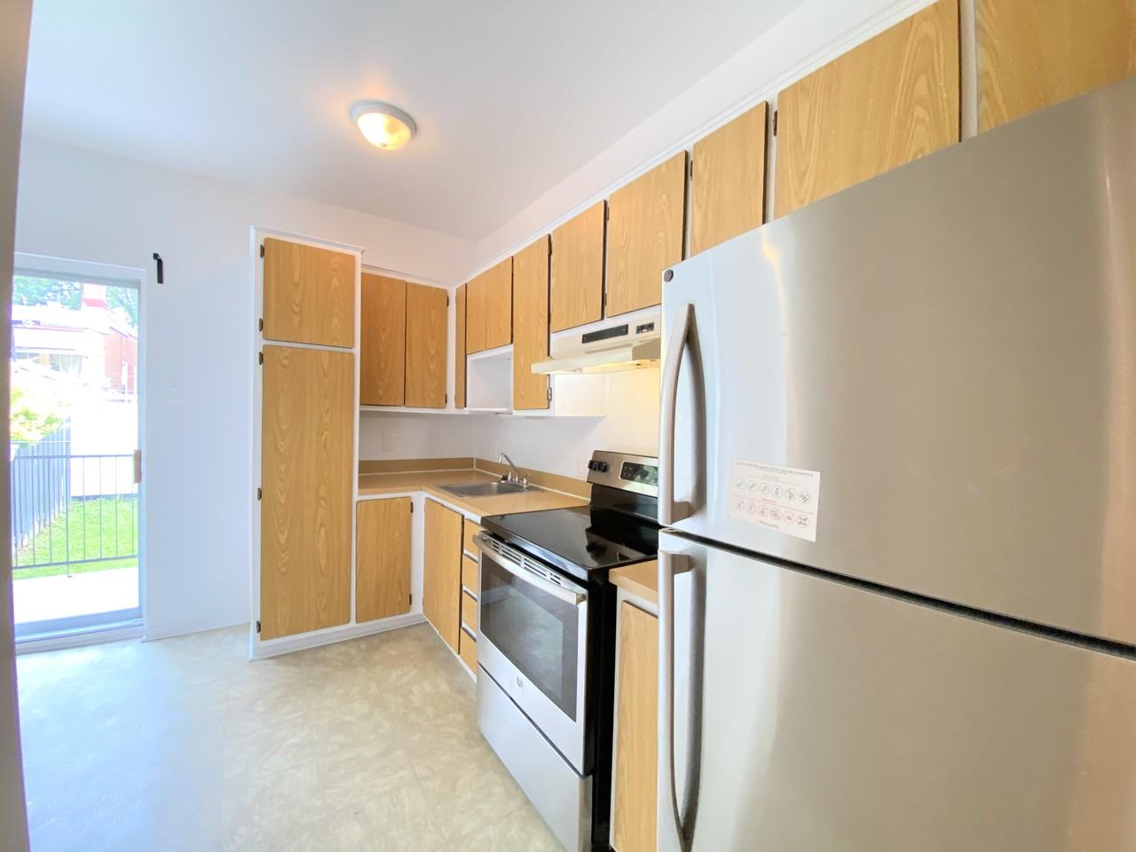 9531 Rue Basile-Routhier - Photo 2 of 17