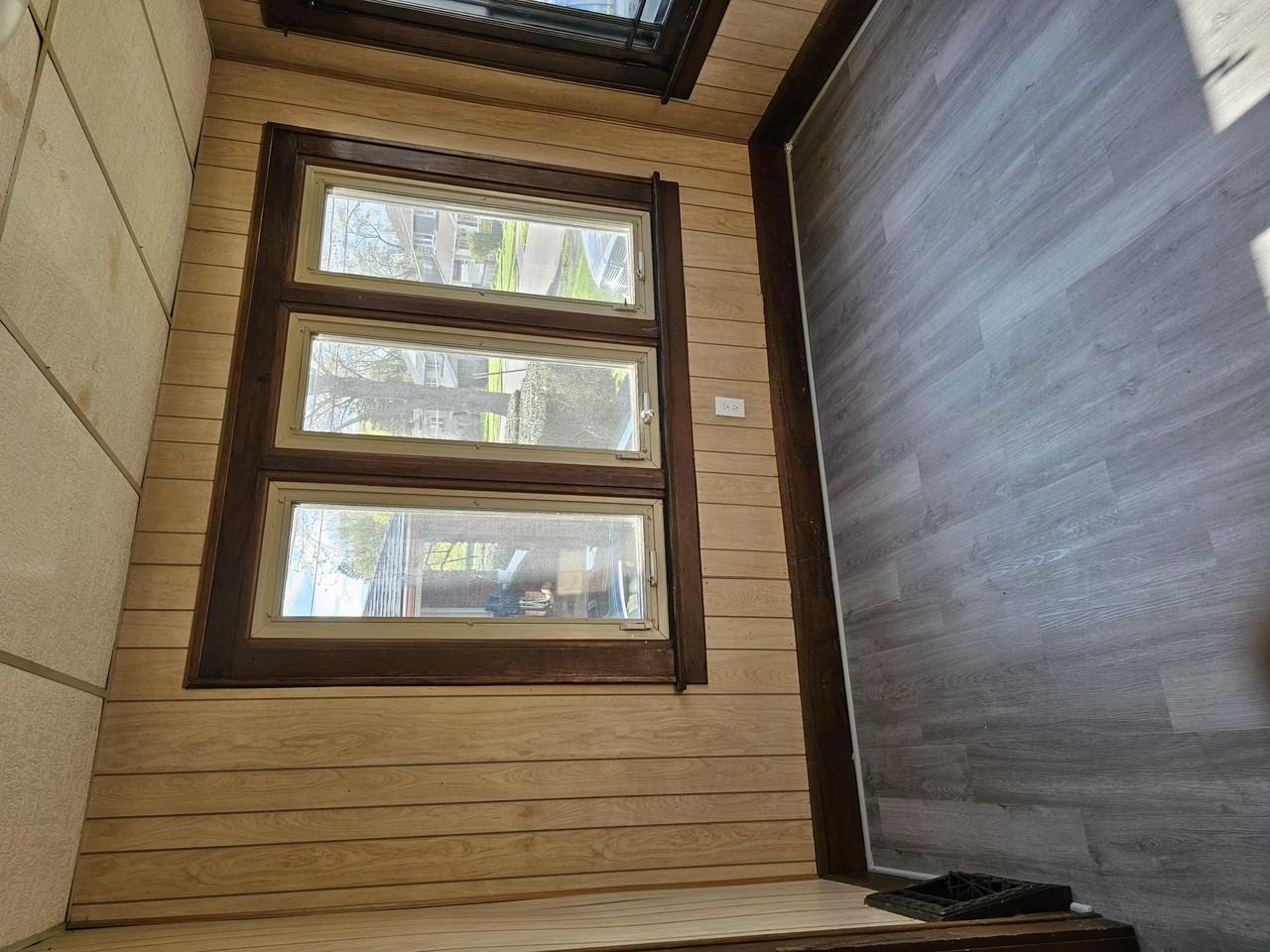 135 E Philadelphia Ave - Photo 3 of 10