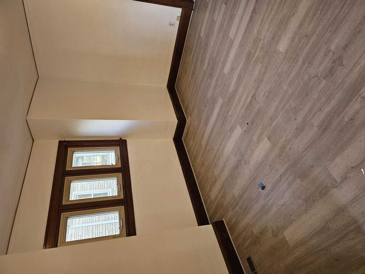 135 E Philadelphia Ave - Photo 2 of 10