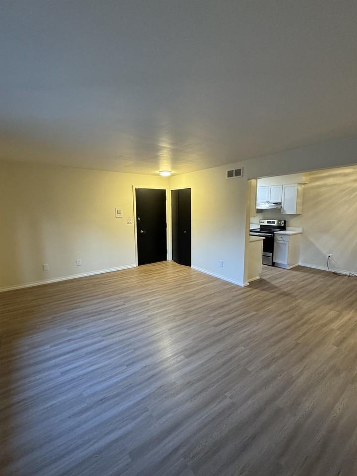 510 Montrose Ave #8 - Photo 7 of 14