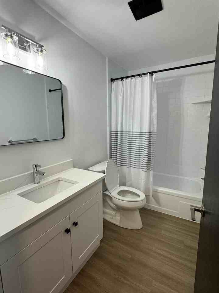 510 Montrose Ave #8 - Photo 5 of 14