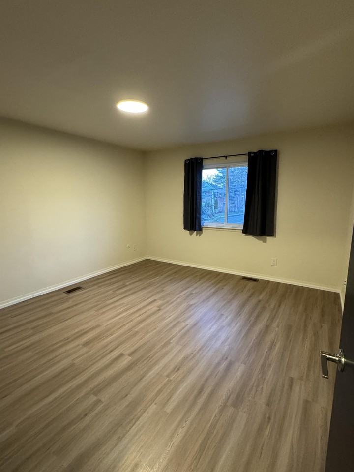 510 Montrose Ave #8 - Photo 5 of 14