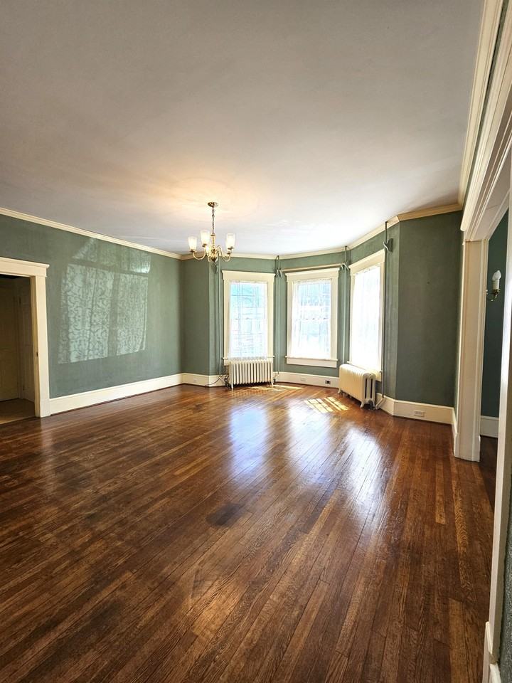 317 Market St - Photo 6 of 20