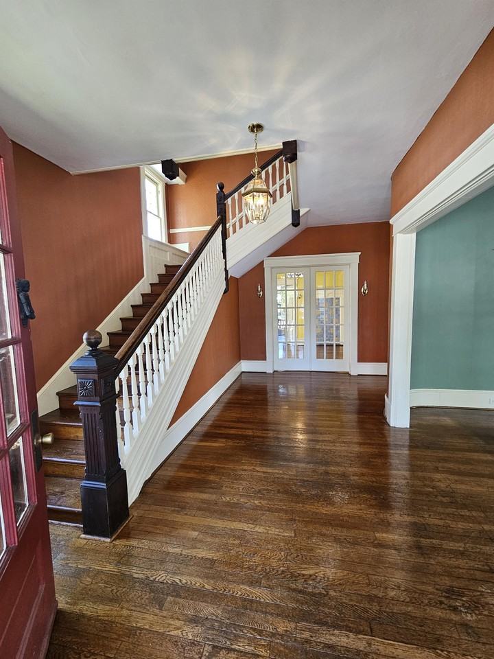 317 Market St - Photo 5 of 20