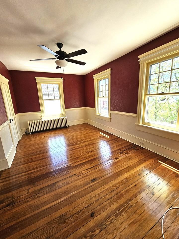 317 Market St - Photo 5 of 20