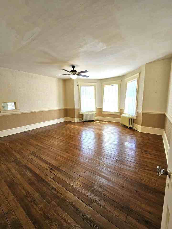 317 Market St - Photo 6 of 20