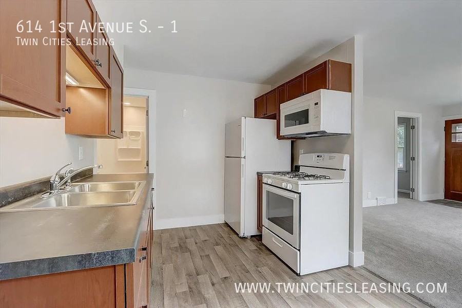 614 1st Ave S #1 - Photo 3 of 16