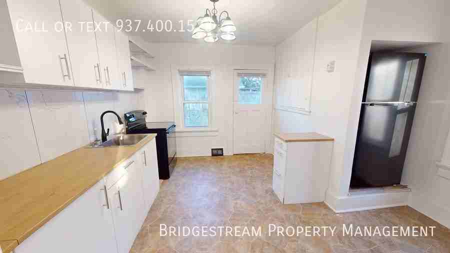 816 Santa Cruz Ave - Photo 2 of 17