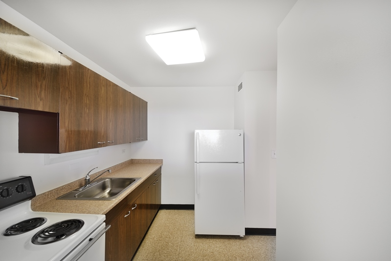 7447 S South Shore Dr - Photo 4 of 8