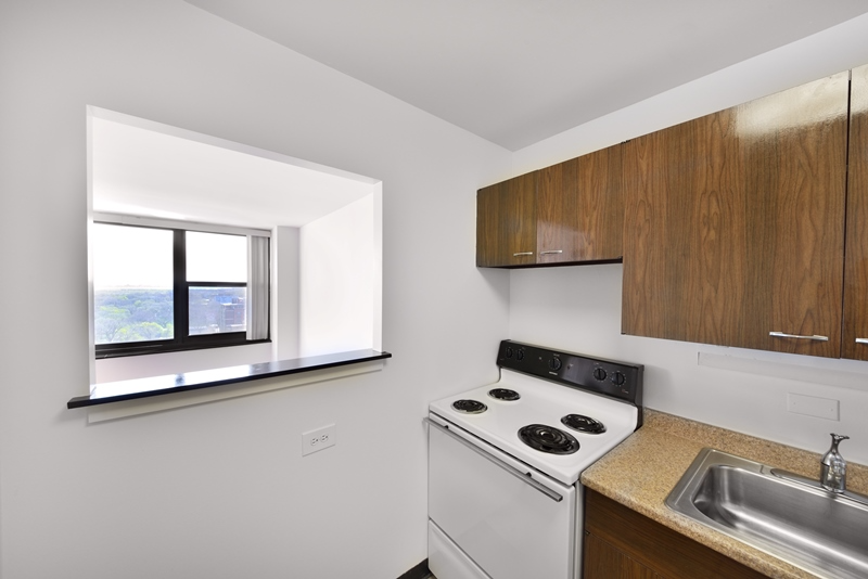 7447 S South Shore Dr - Photo 5 of 8