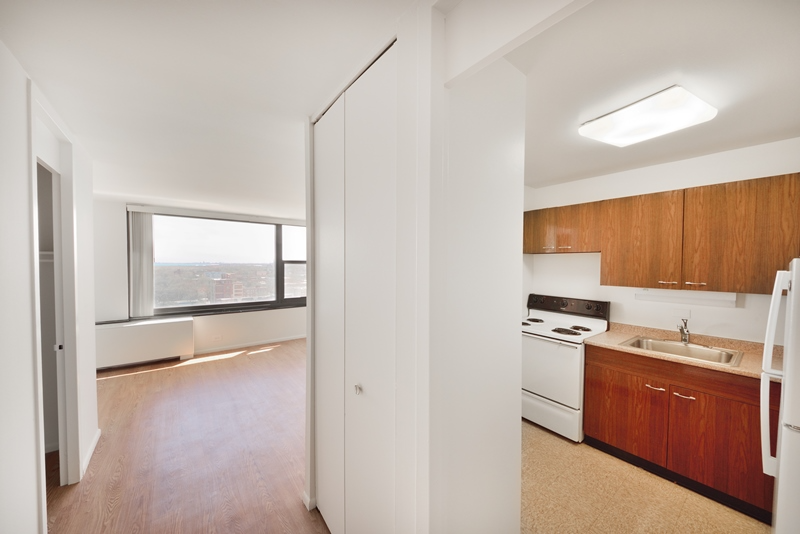 7447 S South Shore Dr - Photo 6 of 8