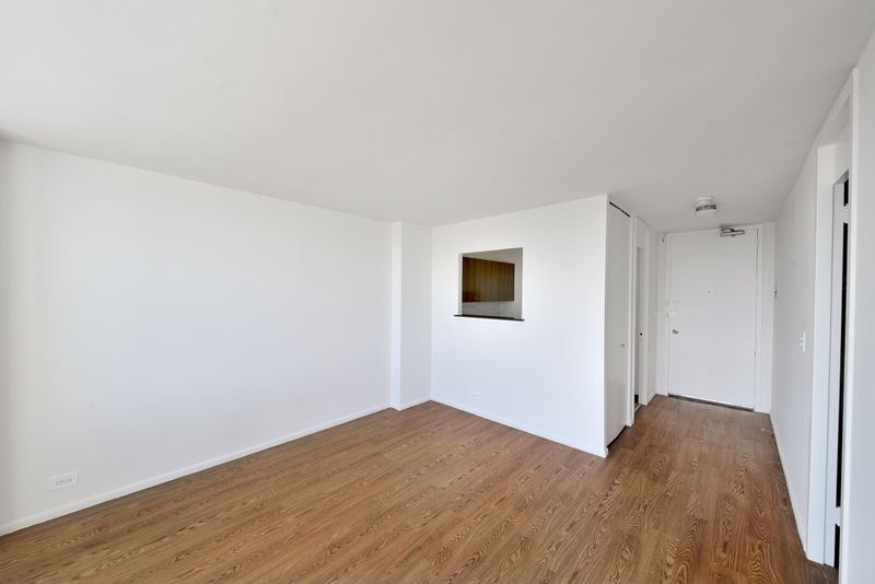 7447 S South Shore Dr - Photo 7 of 8