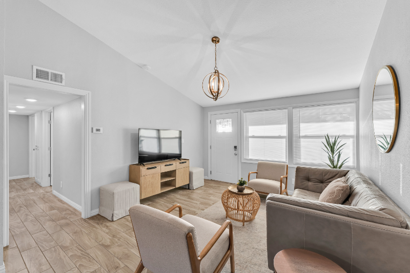 13506 Castleton Dr - Photo 2 of 20