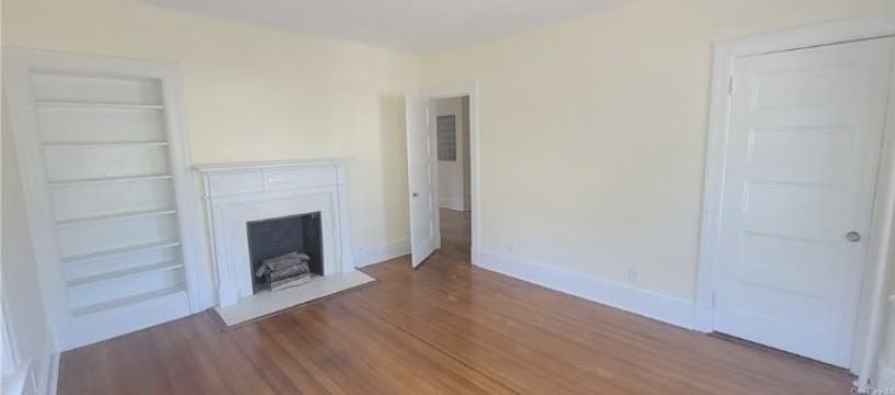 23 Hemlock Pl #2 - Photo 3 of 9