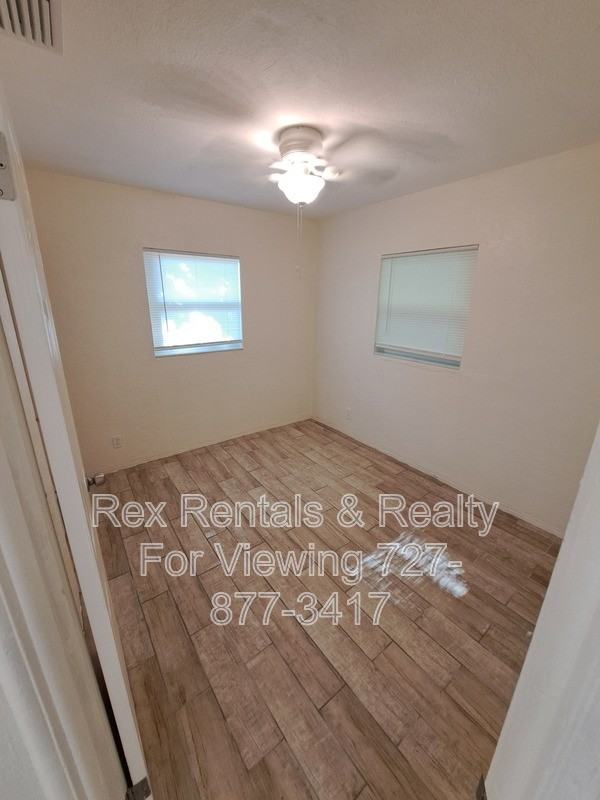 2337 1/2 15th Ave S - Photo 2 of 6
