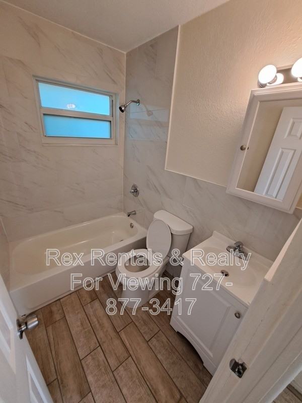 2337 1/2 15th Ave S - Photo 3 of 6