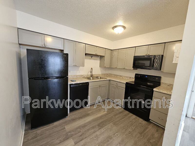 171 4th St #A2 - Photo 2 of 2