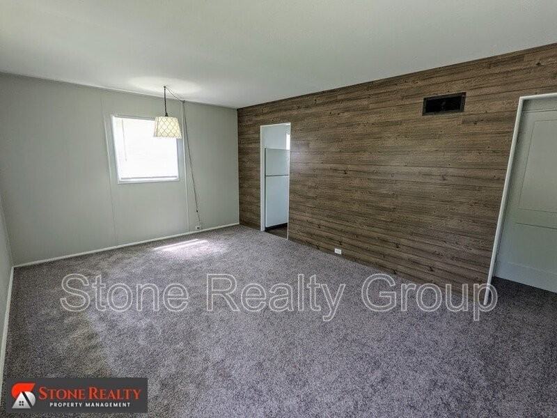 1815 S 9th St - Photo 2 of 10