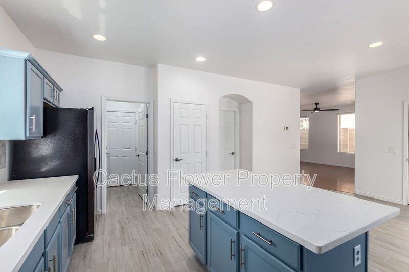 4347 E Page Ave - Photo 7 of 38