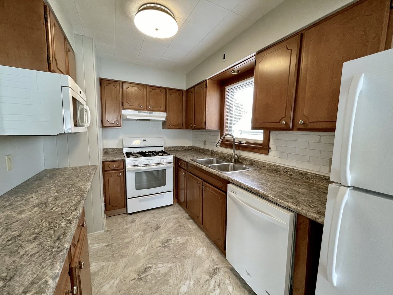 420 9th St N #NA - Photo 2 of 16