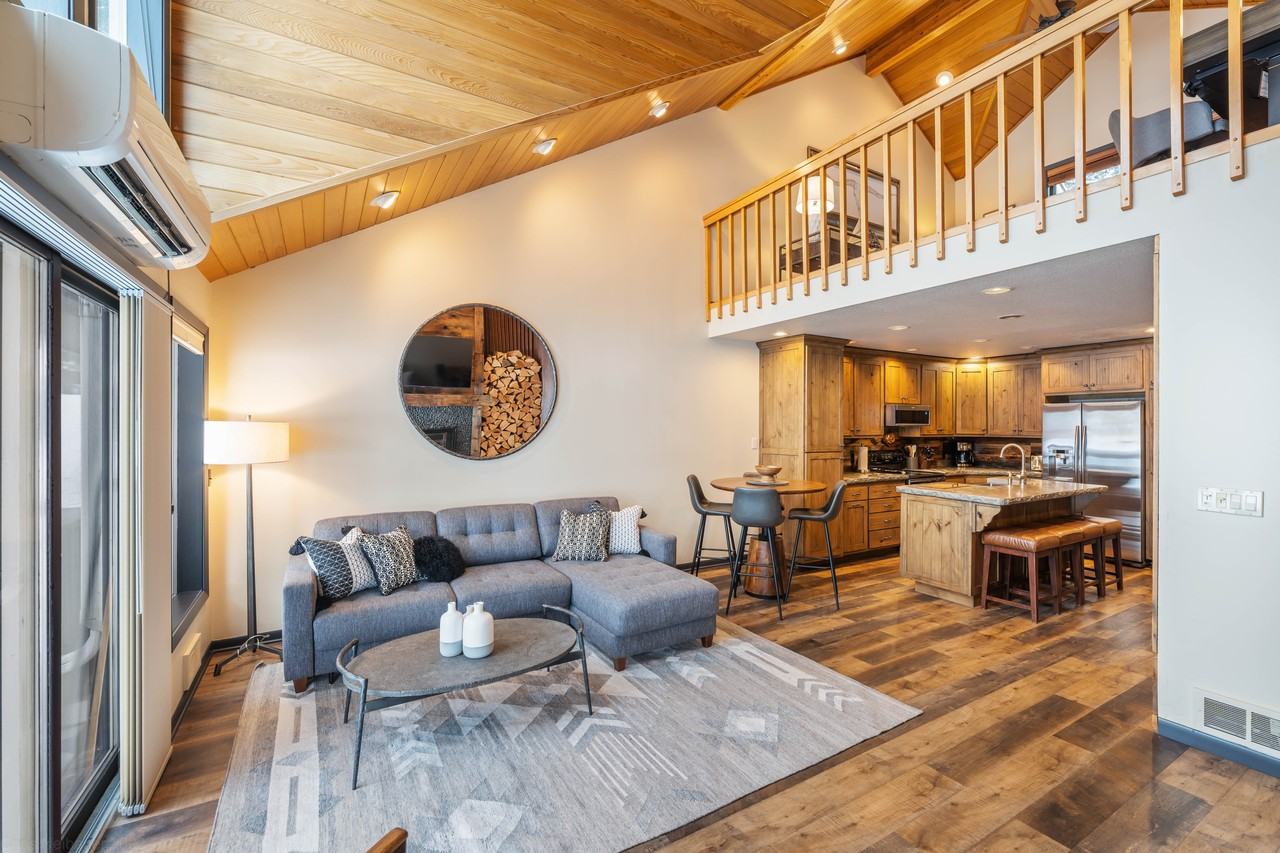 181 Golf Ter #B - Photo 3 of 29