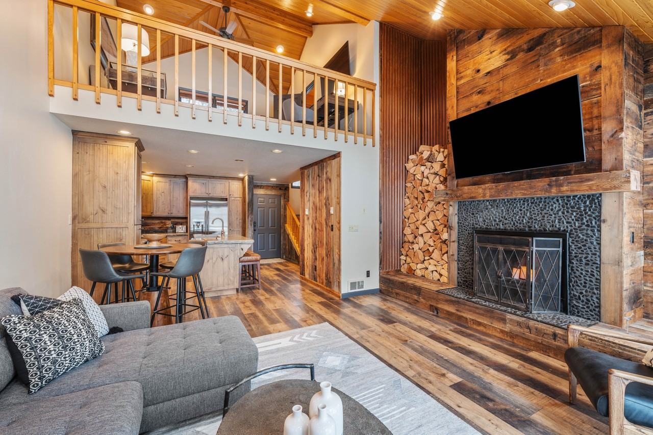 181 Golf Ter #B - Photo 4 of 29