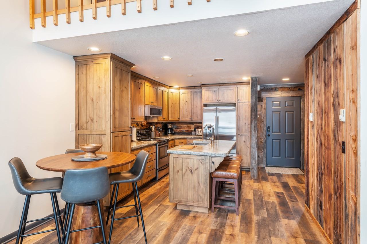 181 Golf Ter #B - Photo 6 of 29